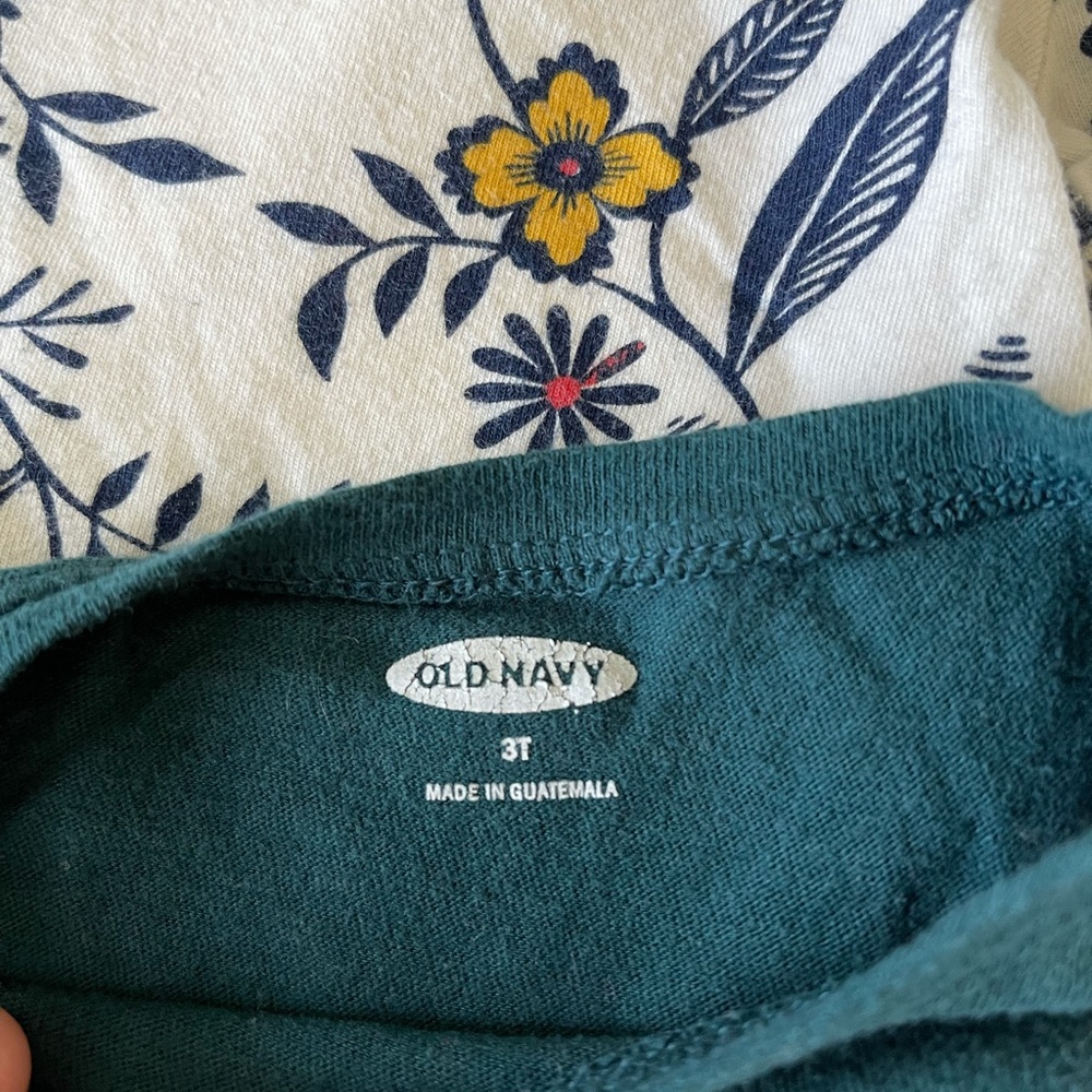 โ Sold โ Old Navy Long Sleeve Toddler Lot - Picture 2 of 2